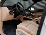 Certified 2024 Porsche Macan image 4