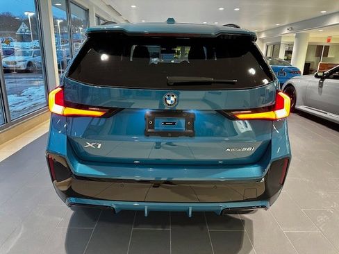 Certified 2025 BMW X1 xDrive28i w/ Technology Package image 5