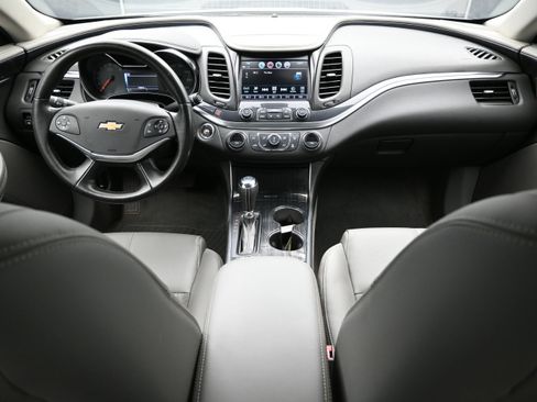 Used 2018 Chevrolet Impala LT FWD image 14