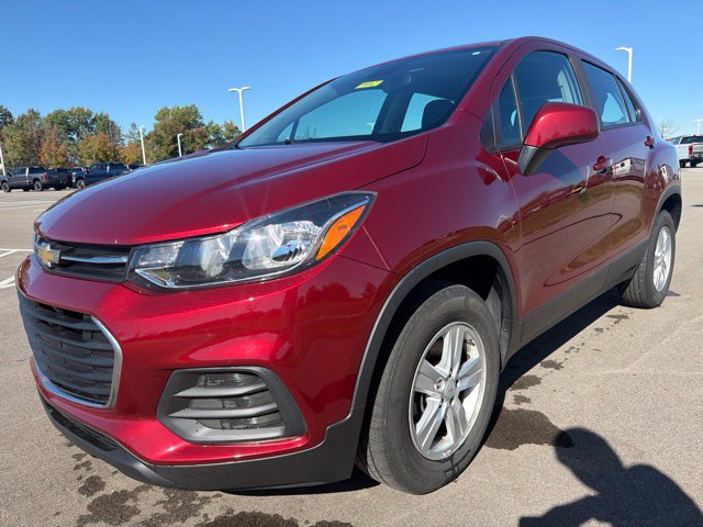 Used 2021 Chevrolet Trax LS AWD/4WD image 2