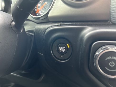 Used 2022 Jeep Gladiator Sport image 28