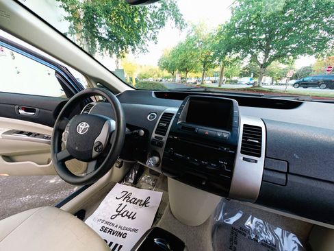 Used 2009 Toyota Prius w/ Pkg 2 FWD image 12