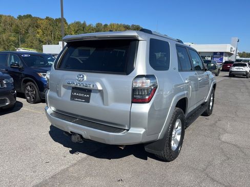 Used 2022 Toyota 4Runner SR5 Premium image 5