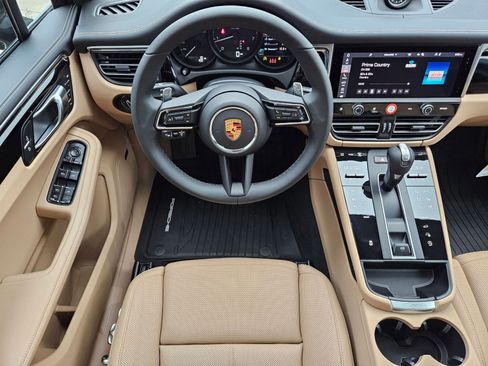 New 2026 Porsche Macan image 15