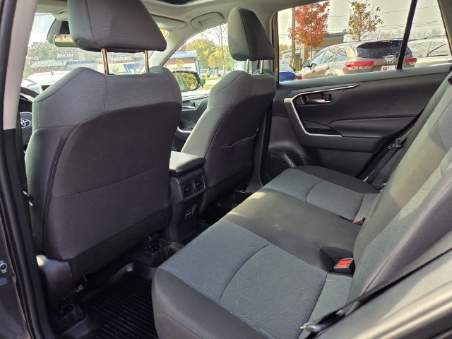 Used 2024 Toyota RAV4 XLE AWD/4WD image 10