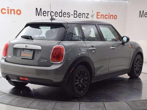 Used 2015 MINI Cooper 4-Door Hardtop image 6