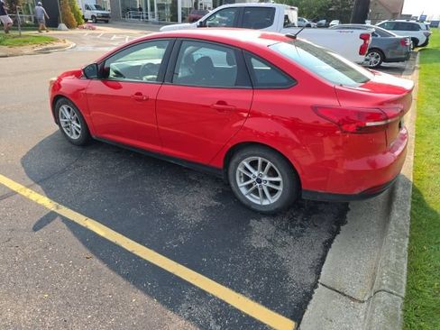 Used 2016 Ford Focus SE FWD image 3