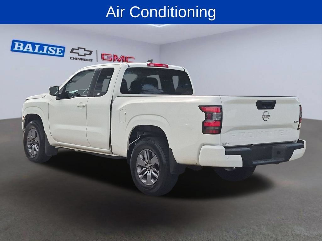 Used 2025 Nissan Frontier SV AWD/4WD image 5