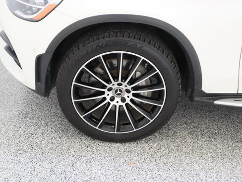 Used 2022 Mercedes-Benz GLC 300 image 11