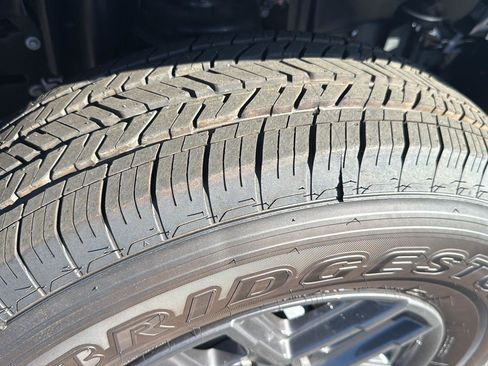 New 2025 Jeep Gladiator Sport image 10