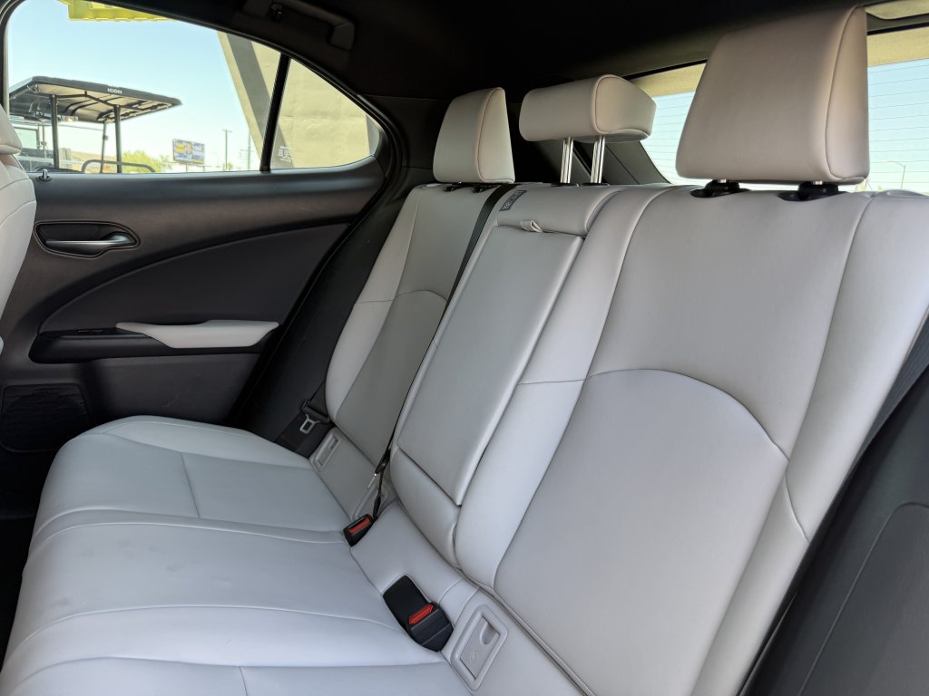 Used 2024 Lexus UX 250h FWD image 31