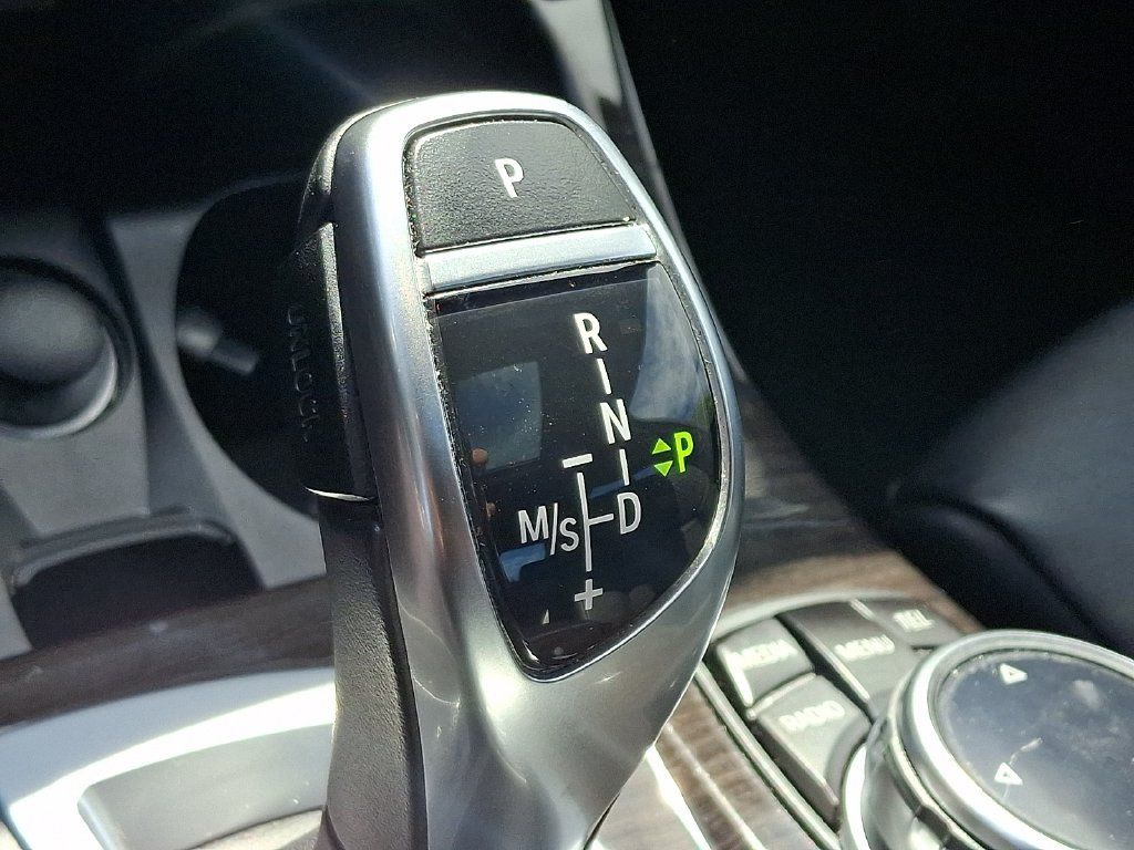 Used 2014 BMW 550i xDrive Sedan AWD/4WD image 16