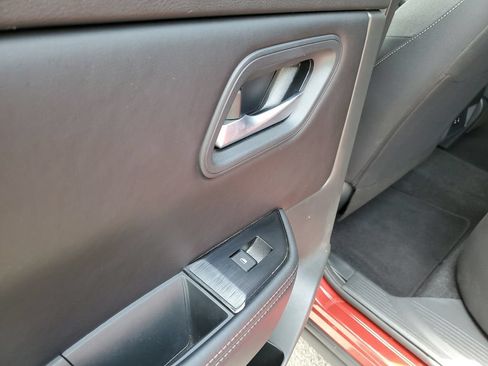 Certified 2025 Nissan Rogue SV AWD/4WD image 10