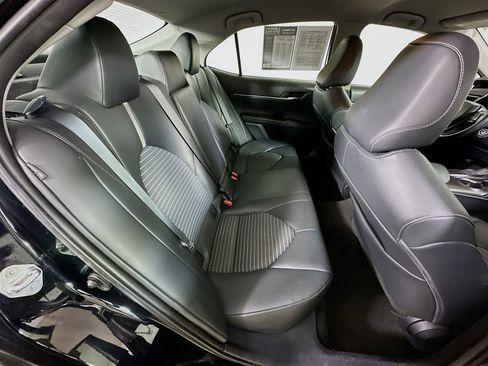 Used 2024 Toyota Camry SE image 10