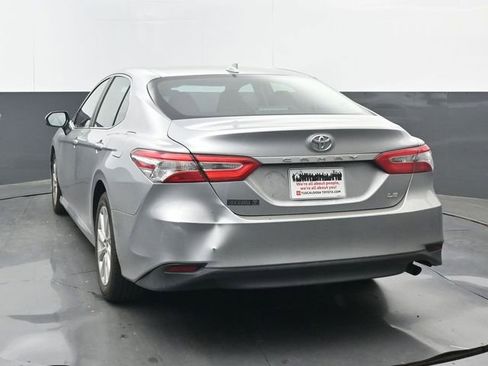 Used 2020 Toyota Camry LE image 4
