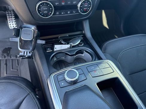 Used 2015 Mercedes-Benz GL 550 4MATIC image 31