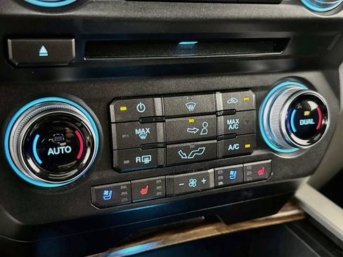 Used 2018 Ford F150 Lariat w/ Equipment Group 502A Luxury AWD/4WD image 17