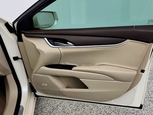 Used 2014 Cadillac XTS image 25