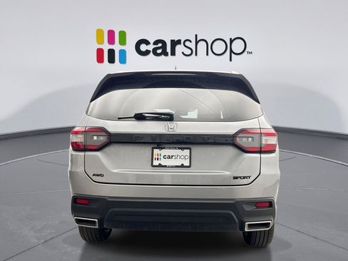 Used 2023 Honda Pilot Sport image 4