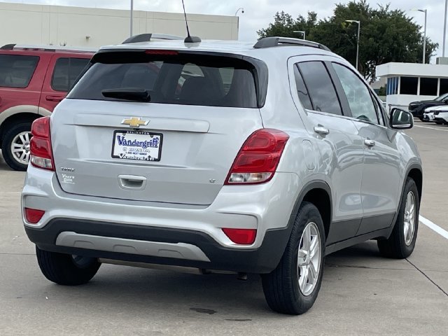 Used 2019 Chevrolet Trax LT w/ LT Convenience Package FWD image 4