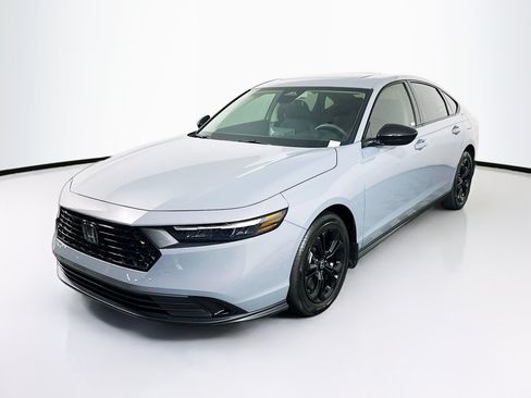 Used 2025 Honda Accord SE image 3