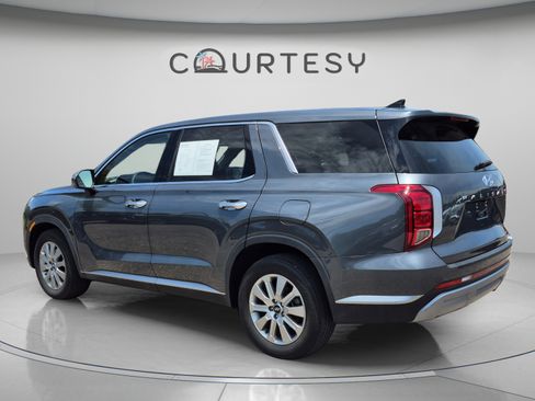 Used 2023 Hyundai Palisade SE AWD/4WD image 4