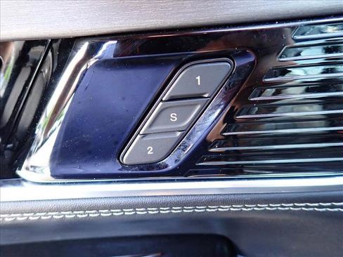 Used 2024 Jeep Wagoneer L Series II w/ Convenience Group I AWD/4WD image 15