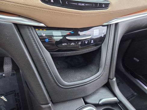 Used 2018 Cadillac XT5 Platinum w/ Driver Assist Package AWD/4WD image 26