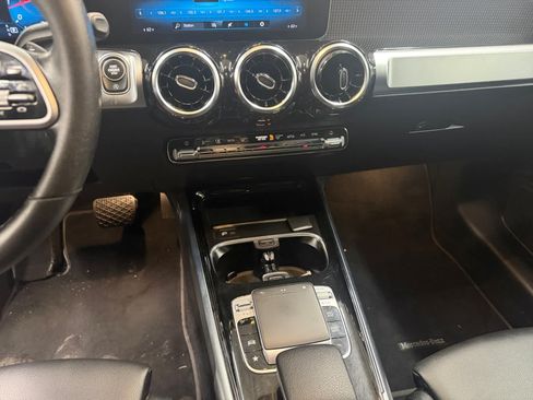 Used 2020 Mercedes-Benz GLB 250 4MATIC image 16