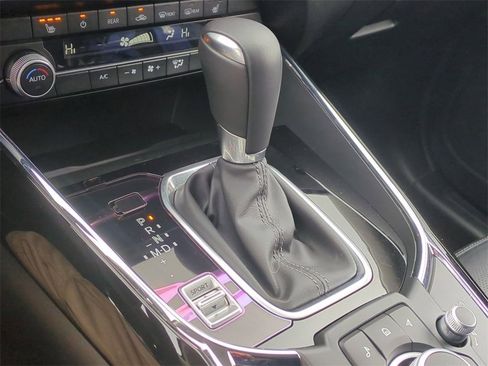 Used 2023 MAZDA CX-9 Touring image 18