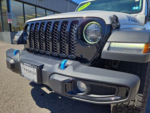 Used 2023 Jeep Wrangler Unlimited AWD/4WD image 11