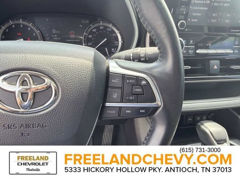 Used 2021 Toyota Highlander XLE FWD image 31