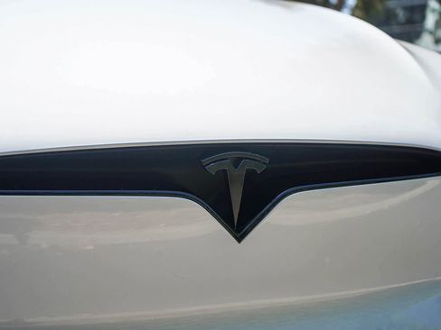 Used 2023 Tesla Model X AWD/4WD image 11
