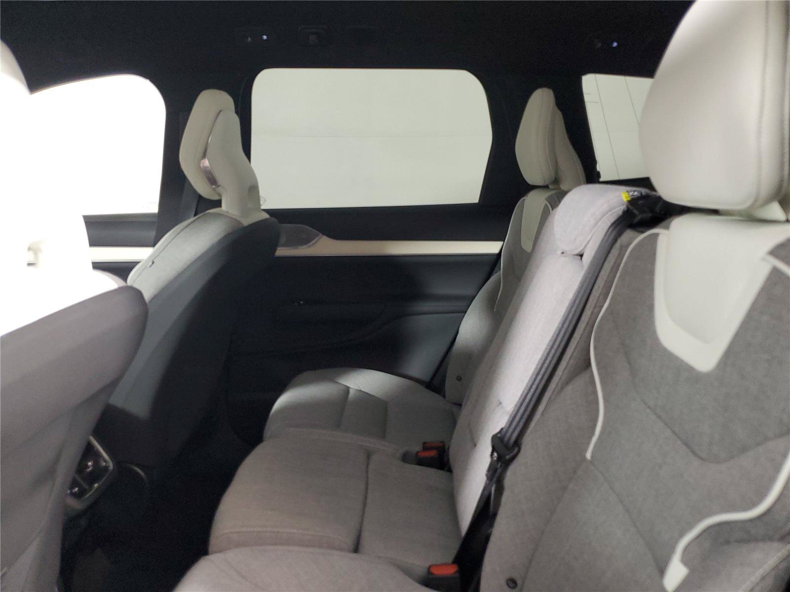 Certified 2025 Volvo EX90 Ultra AWD/4WD image 7