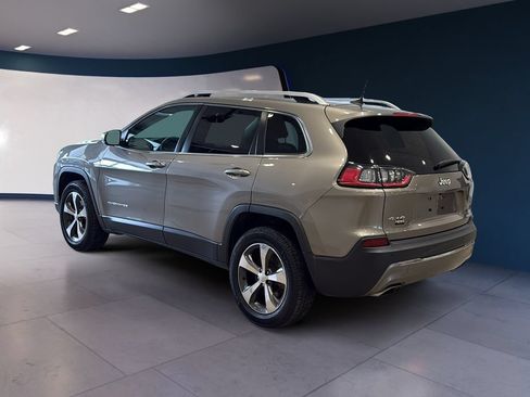 Used 2019 Jeep Cherokee Limited AWD/4WD image 5
