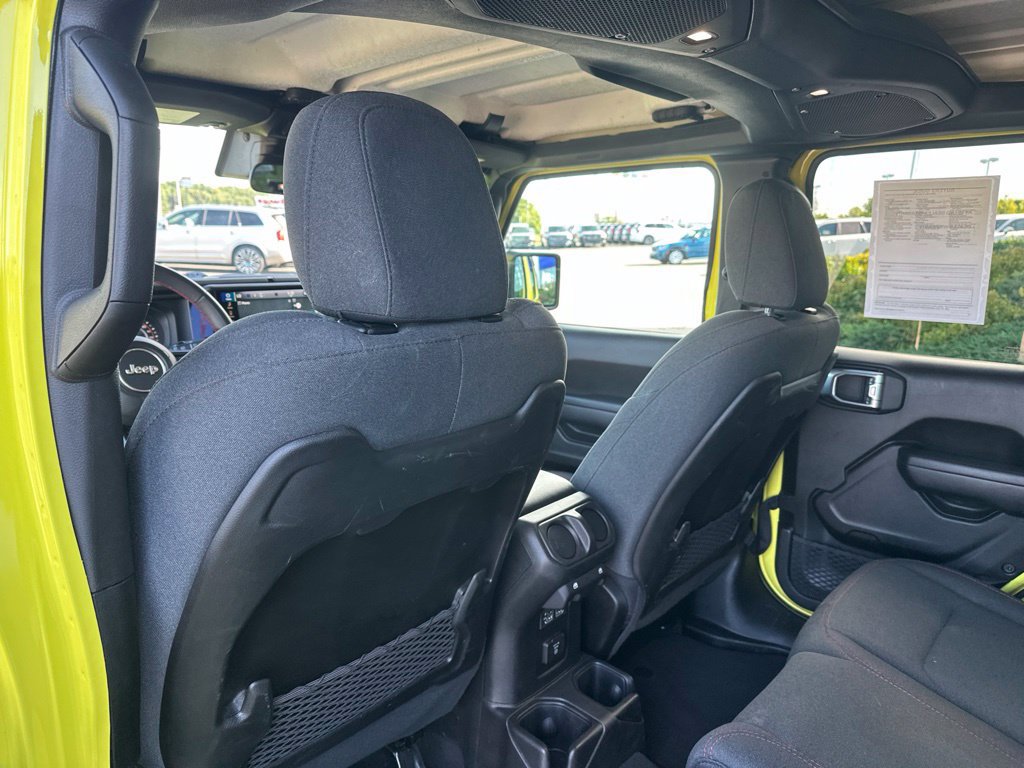 Used 2024 Jeep Wrangler Unlimited Rubicon AWD/4WD image 37