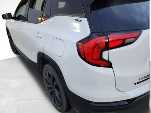 Used 2020 GMC Terrain SLT w/ Elevation Edition image 23