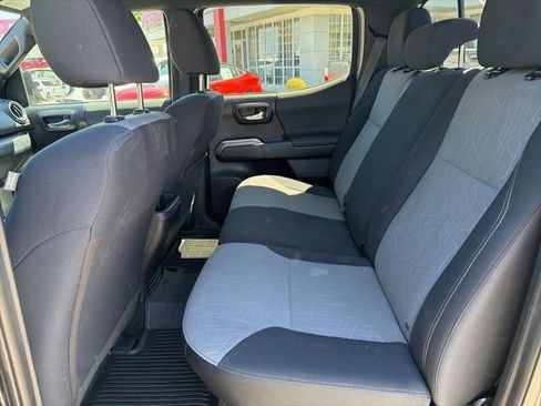 Used 2020 Toyota Tacoma TRD Sport w/ Technology Package RWD image 11