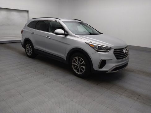 Used 2019 Hyundai Santa Fe XL SE FWD image 11