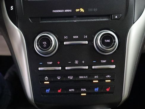 Used 2019 Lincoln MKC Reserve w/ MKC Climate Package AWD/4WD image 17