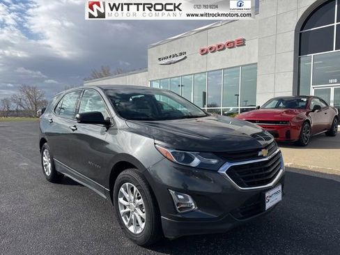Used 2018 Chevrolet Equinox LS image 1