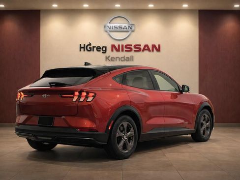 Used 2021 Ford Mustang Mach-E Select w/ Comfort/Technology Package AWD/4WD image 4