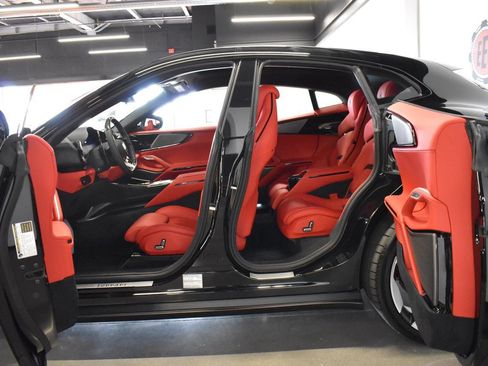 Used 2025 Ferrari Purosangue image 12