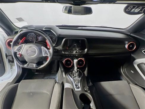 Used 2018 Chevrolet Camaro LT w/ Technology Package image 27