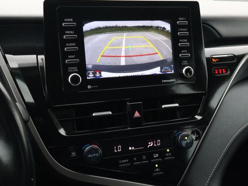 Used 2024 Toyota Camry SE image 27