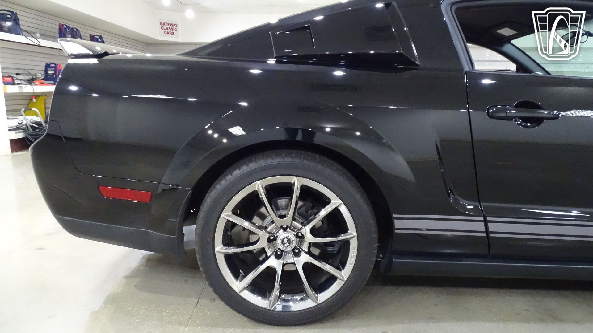Used 2007 Ford Mustang Shelby GT500 RWD image 32