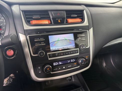 Used 2017 Nissan Altima 2.5 SL FWD image 14