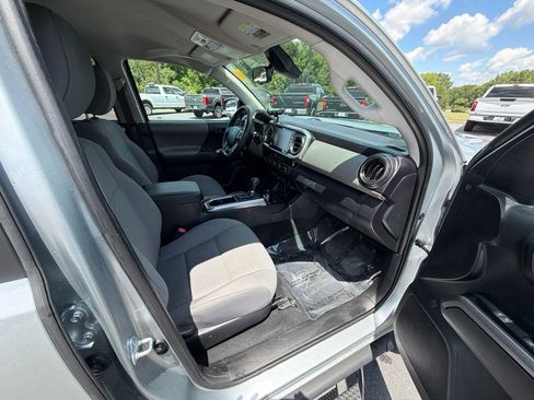 Used 2023 Toyota Tacoma SR5 w/ Technology Package AWD/4WD image 31