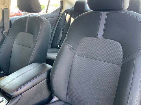 Used 2024 Nissan Sentra SV FWD image 13