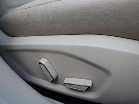 Used 2016 Ford Fusion SE w/ Equipment Group 202A image 39